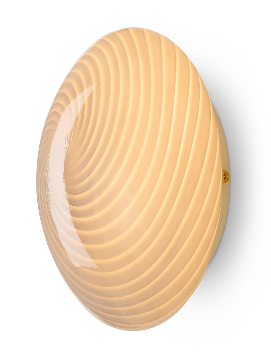 Candy Ø30 Grau deckenleuchte Von Halo Design - Das Glas spendet ein sanftes und angenehmes Licht, das eine warme und einladende Atmosphäre schafft.