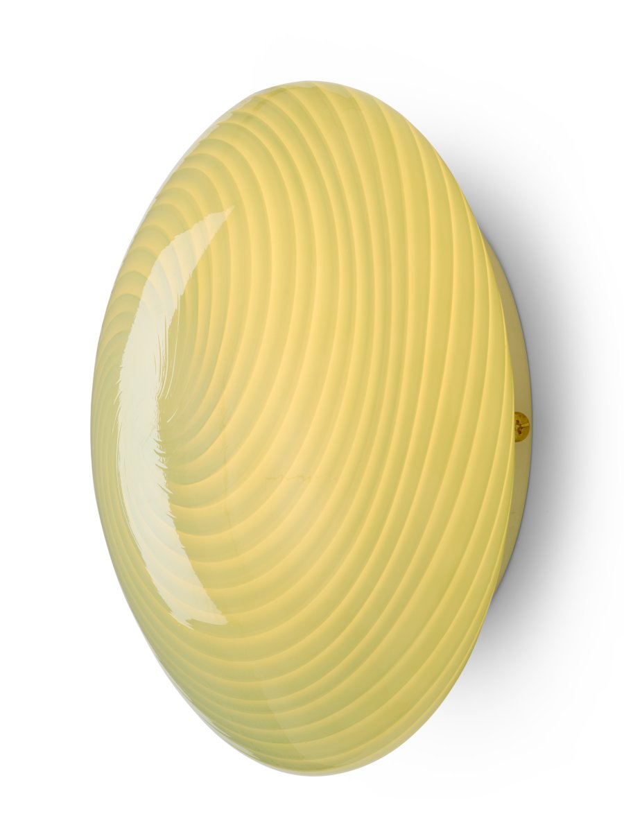 Candy Ø30 Grün deckenleuchte Von Halo Design - Das Glas spendet ein sanftes und angenehmes Licht, das eine warme und einladende Atmosphäre schafft.