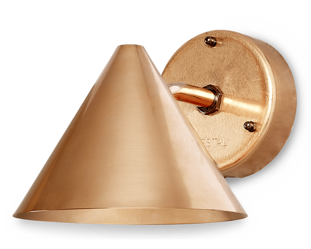 Tratt Micro IP23 Rohkupfer außenlampe Von Westal - Tratt Micro ist eine Weiterentwicklung der Tratt-Leuchte, die von Westal in einer modernen Version neu interpretiert wurde.