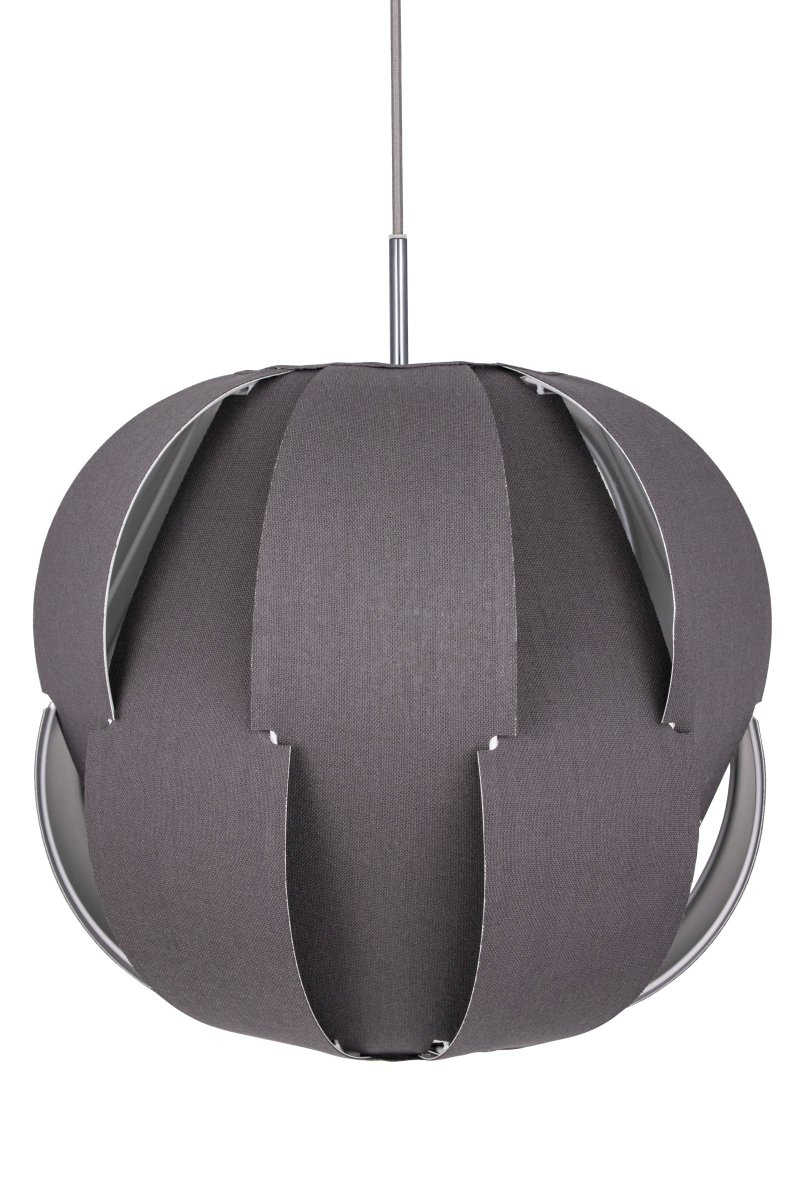 Pavot Ø45 Grau hängelampe Von Globen Lighting - Die Farbe spiegelt den anspruchsvolleren Ausdruck der Natur wider und macht sie zu einer erdigen Lampe mit Klasse, die sich leicht in das Zuhause integrieren l&auml;sst.