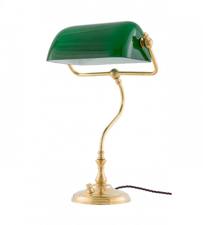 Bankir Messing Von Karlskrona lampfabrik - The Banker ist ein amerikanischer Klassiker, der oft in Bibliotheken und Anwaltskanzleien zu sehen ist und auch in Schweden populär geworden ist.