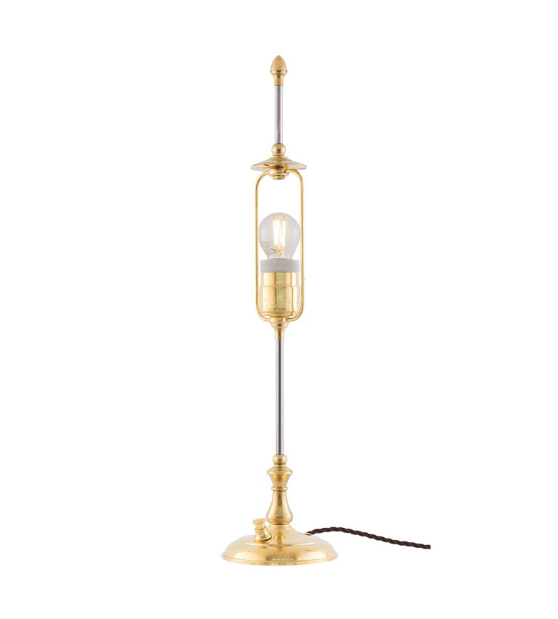 Kellgren Messing Von Karlskrona lampfabrik - Kellgren har sin f&ouml;rebild i det tidiga 1800-talets lampor d&auml;r sk&auml;rmen gick att justera f&ouml;r att f&ouml;lja vaxljusets l&auml;ngd allteftersom det brann ner.