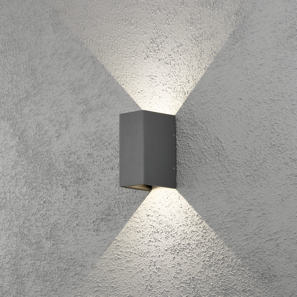 Cremona Dunkelgrau außenlampe Von Konstsmide - Dank langlebiger Materialien und hoher Qualität ist diese Lampe sowohl schön als auch wetterfest – eine ideale Investition in langlebigen Stil und Funktion.