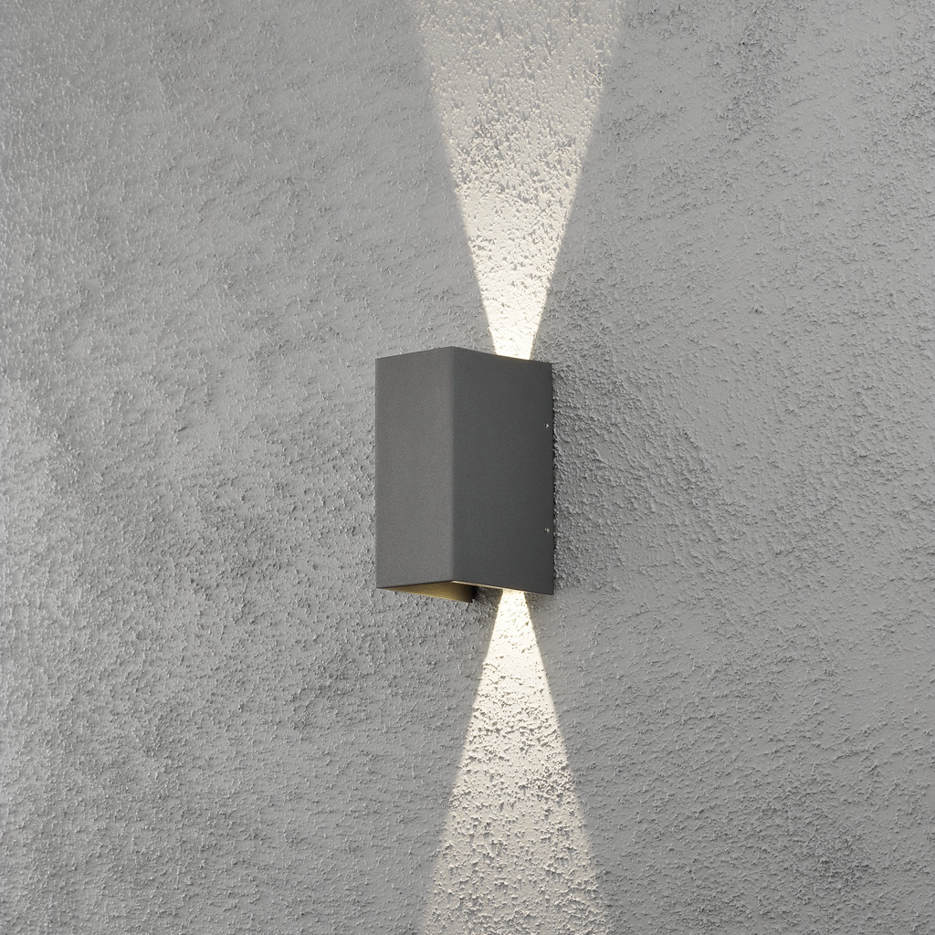 Cremona Dunkelgrau außenlampe Von Konstsmide - Dank langlebiger Materialien und hoher Qualität ist diese Lampe sowohl schön als auch wetterfest – eine ideale Investition in langlebigen Stil und Funktion.