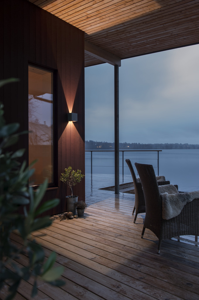 Cremona Dunkelgrau außenlampe Von Konstsmide - Dank langlebiger Materialien und hoher Qualität ist diese Lampe sowohl schön als auch wetterfest – eine ideale Investition in langlebigen Stil und Funktion.