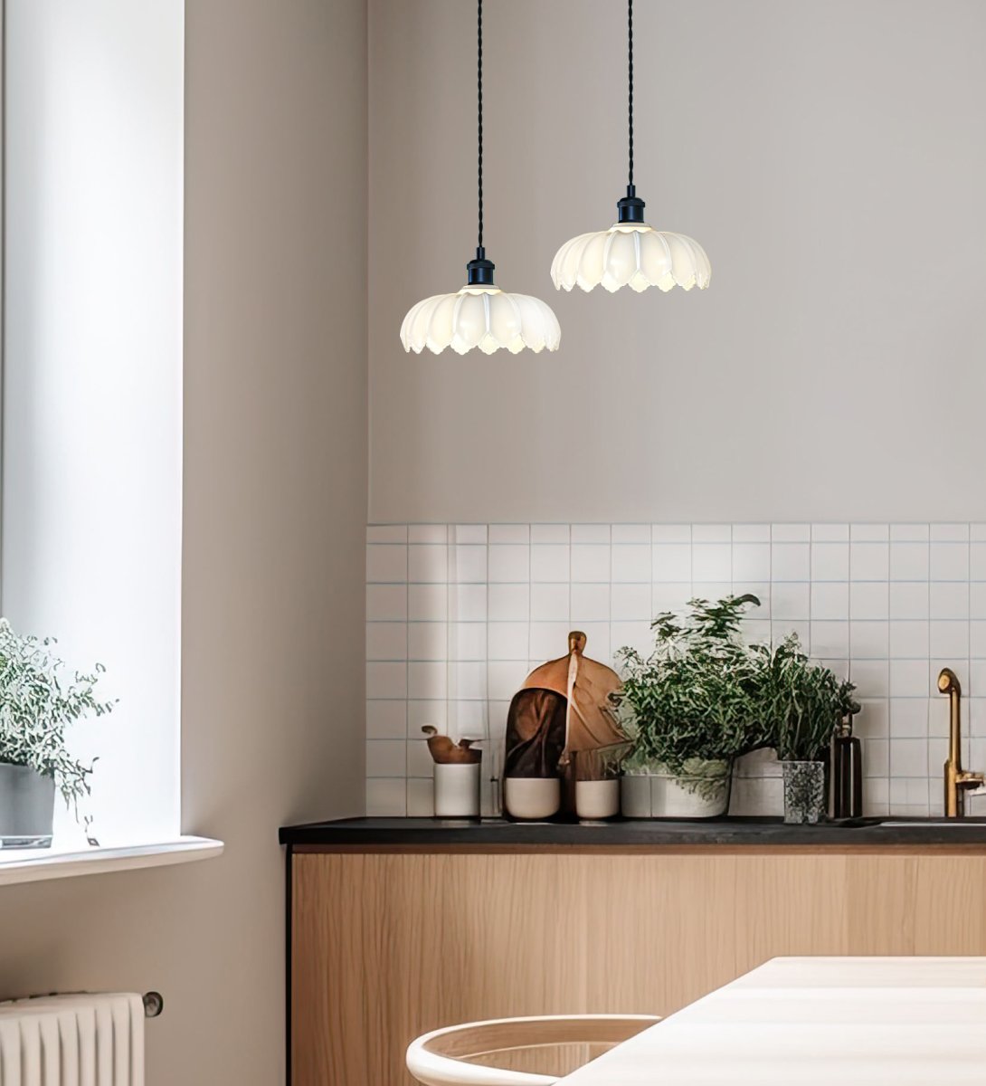 Sofia Ø25 Schwarz und Weiß fensterlampe Von Aneta Lighting - Schafft einen dekorativen Lichtpunkt im Fenster und trägt zu einer einladenden und gemütlichen Atmosphäre bei.
