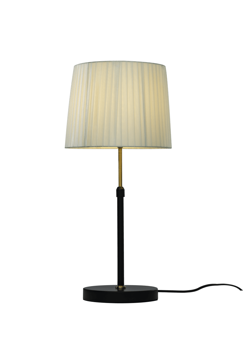 Ezai 55cm Schwarz/Messing tischlampe Von Aneta Lighting - Mit einem Metallsockel in Schwarz und mattem Messing und einem Schirm aus Textilband in Beige.