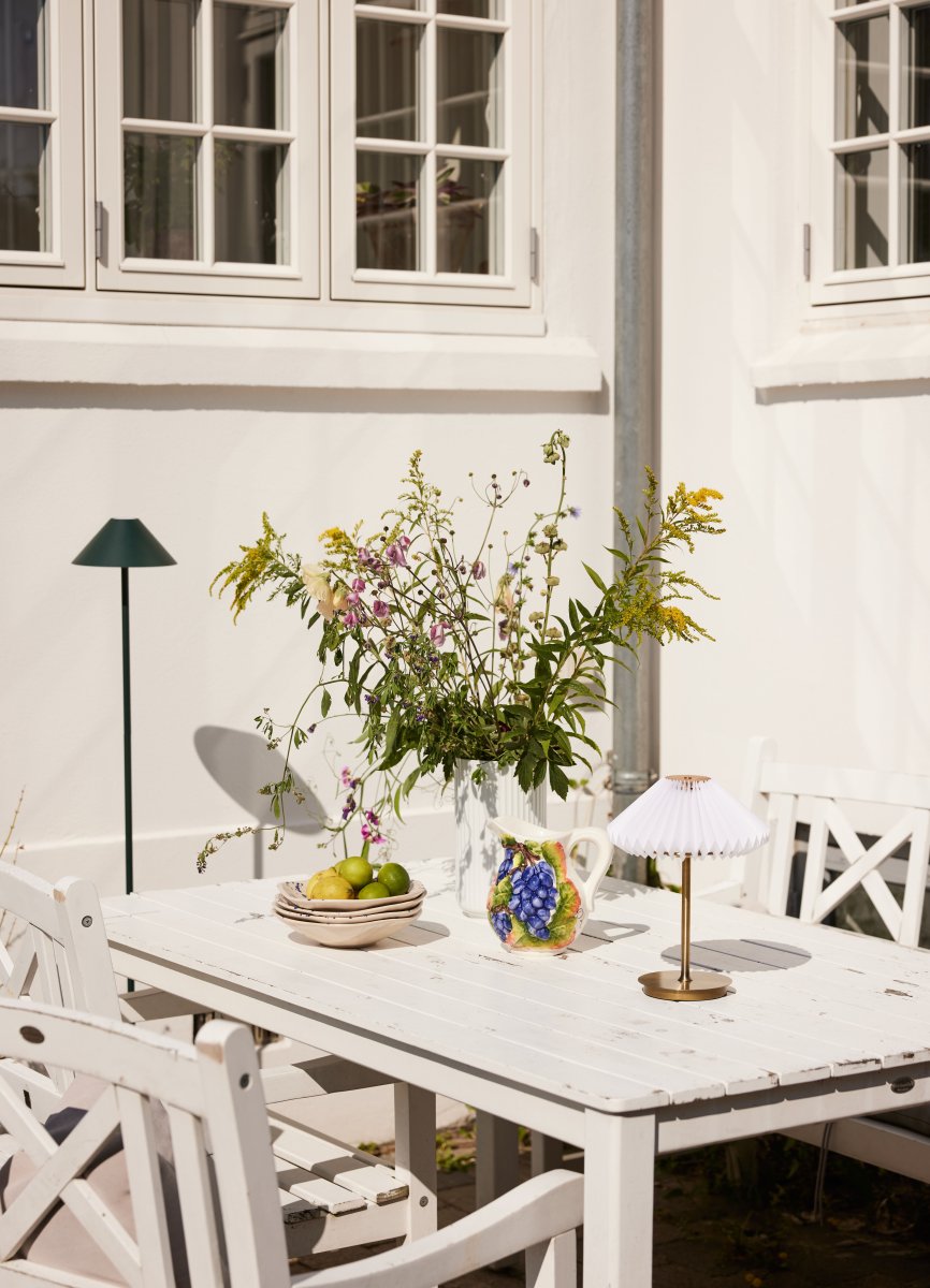 Hygge 1 134cm Grün stehlampe Von Halo Design - Auf der Oberseite der Lampe befindet sich der Netzschalter mit Touch-Funktion, mit dem Sie die Lampe ein- und ausschalten sowie das Licht dimmen k&ouml;nnen.