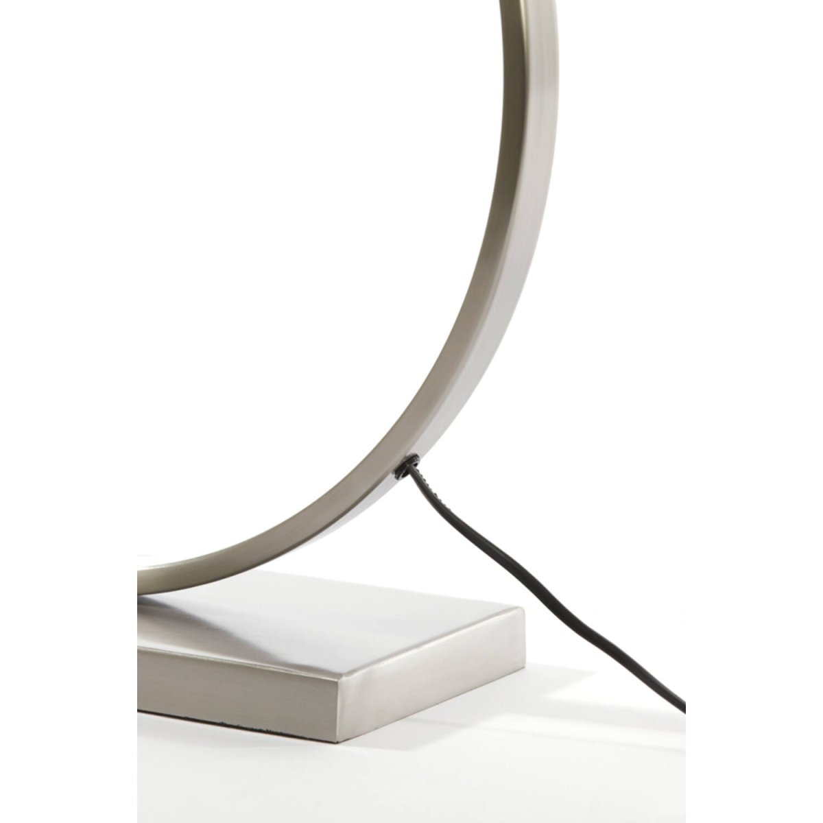 Liva 62cm Silber lampenfuß Von Light & Living - Das stilvolle, runde Design verleiht dem Lampenfuß eine edle und zeitlose Ausstrahlung und sorgt für ein luxuriöses Ambiente in Ihrem Zuhause.