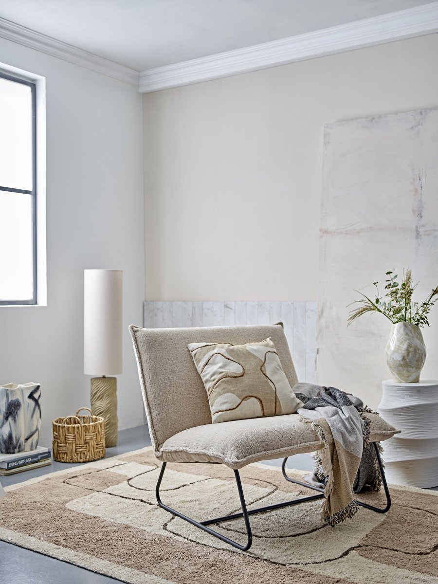 Payah Beige stehlampe Von Bloomingville - Perfekt, um dunkle Ecken zu beleuchten und gleichzeitig eine warme und einladende Atmosph&auml;re im Wohnzimmer, Schlafzimmer oder Flur zu schaffen.