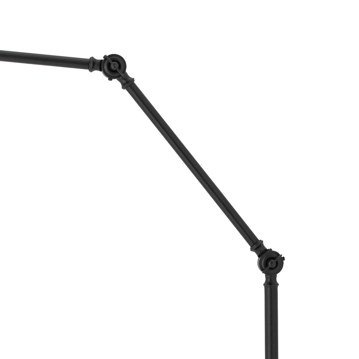 Barca Schwarz stehlampe Von Bloomingville - Eine stilvolle und funktionale Leuchte, die klassisches Design mit Flexibilit&auml;t verbindet und sowohl in moderne als auch in traditionelle Einrichtungen passt.