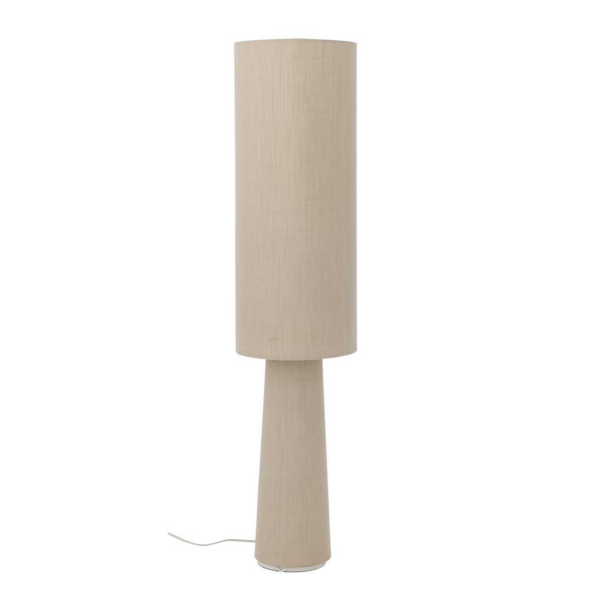 Emmie Natur stehlampe Von Bloomingville - Lampenschirm und Fu&szlig; sind aus sch&ouml;nem Leinenstoff gefertigt, der eine rustikale und gem&uuml;tliche Atmosph&auml;re vermittelt.
