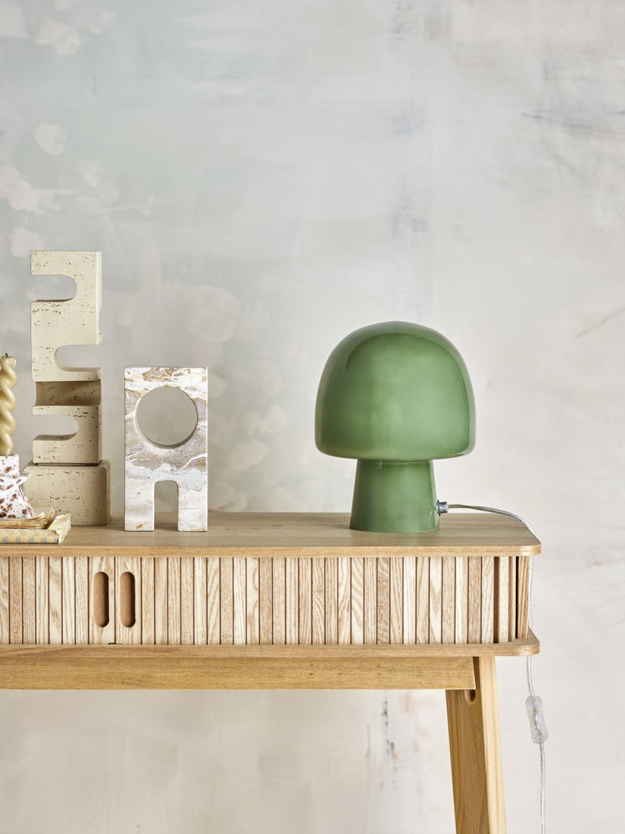 Paddy 26cm Grün tischlampe Von Bloomingville - Die Tischleuchte Paddy von Bloomingville besteht aus gr&uuml;nem Glas und hat eine charmante Form, die dem Raum Eleganz und Pers&ouml;nlichkeit verleiht.