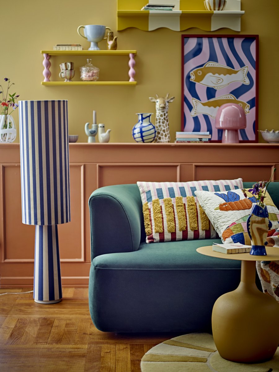 Paddy 26cm Rosa tischlampe Von Bloomingville - Die Tischleuchte Paddy von Bloomingville besteht aus rosa Glas und hat eine charmante Form, die dem Raum Eleganz und Pers&ouml;nlichkeit verleiht.