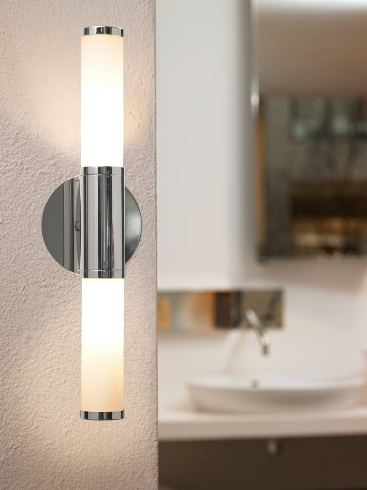 Palmera 46cm Chrom badezimmerlampe Von Eglo - Ausgestattet mit IP44 und spritzwassergeschützt.