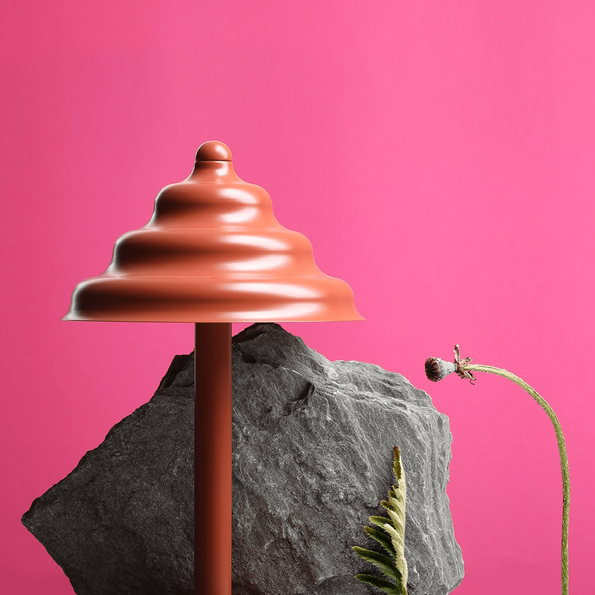 Wave 36cm Orange tischlampe Von Artera - Wave ist eine moderne Tischlampe im Retro-Design, die sie zu einer vielseitigen Beleuchtungsvorrichtung macht, die in jedes Zuhause passt.