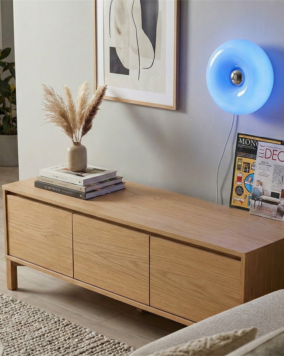 Basile 10cm Blau tischlampe Von Eglo - Sie kann sowohl als Tisch- als auch als Wandleuchte verwendet werden und bietet somit verschiedene Platzierungsmöglichkeiten.
