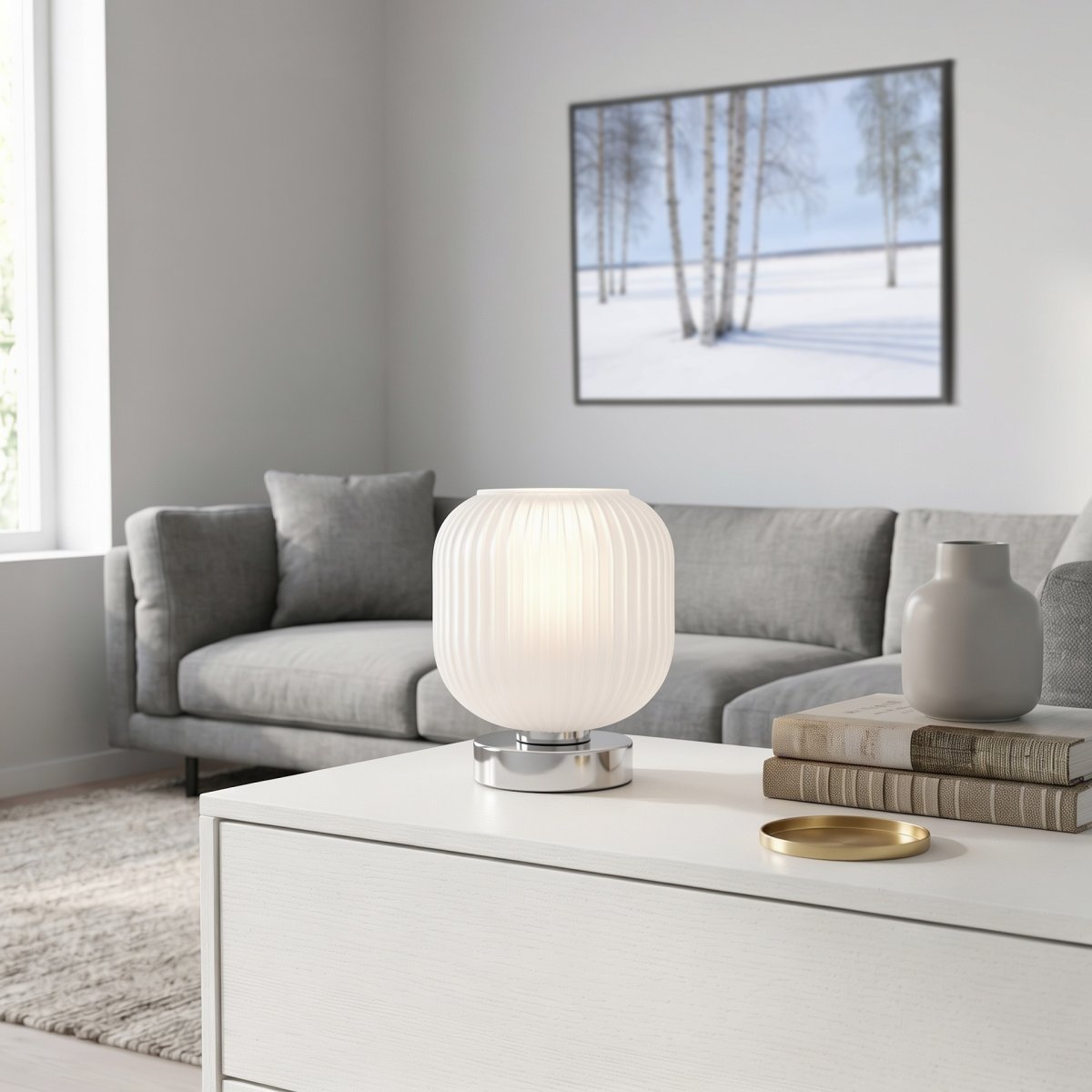 Dasmina 22cm Weiß/Chrom tischlampe Von Eglo - Das geriffelte Glas verleiht der Lampe eine sanfte und dekorative Ausstrahlung und sorgt gleichzeitig für eine angenehme Lichtverteilung im Raum.