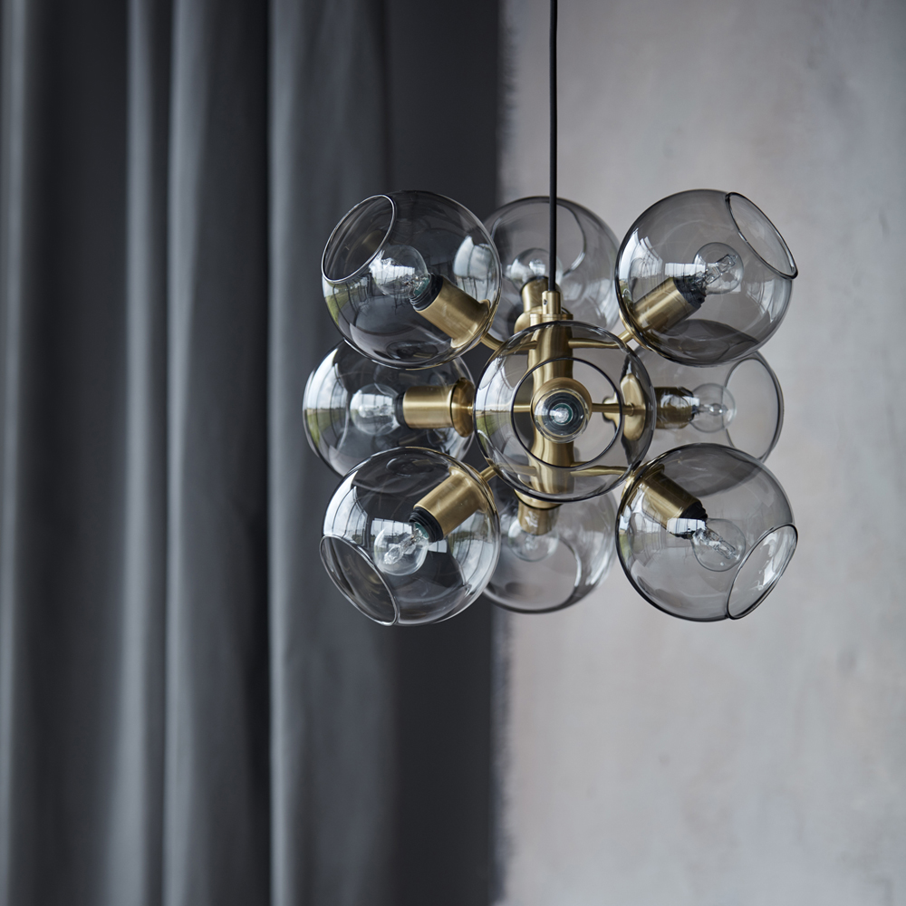 Tage 50 Ø45 Messing hängelampe Von CO Bankeryd - Die Deckenlampe Tage passt mit ihrem warmen und sanften Licht in die meisten Häuser und Einrichtungsstile.