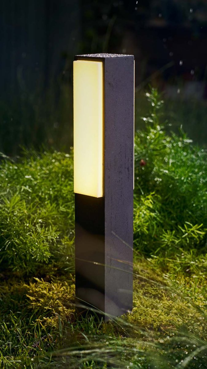 Stratosphere 42cm Anthrazit pollarleuchten Von Philips - Die ultraeffizienten Außenleuchten Stratosphere von Philips nutzen bahnbrechende neue Technologien zur Reduzierung von Kohlenstoffemissionen, Materialabfällen und Energieverbrauch.