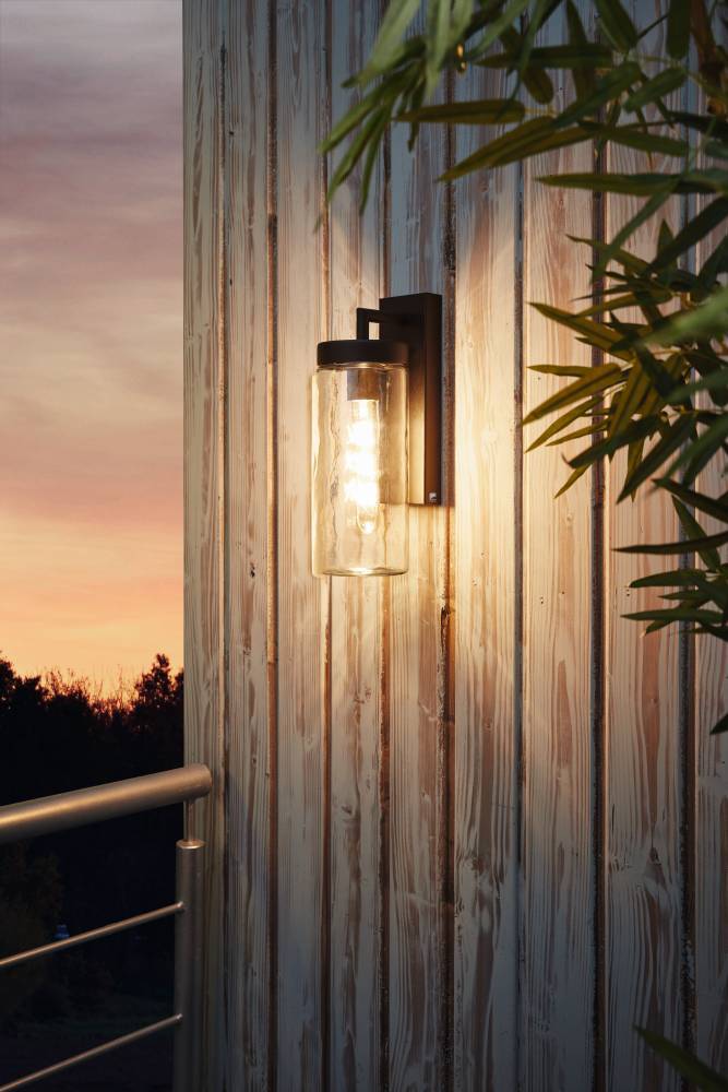 Bovolone Schwarz außenlampe Von Eglo - Sie eignet sich sowohl f&uuml;r den Innen- als auch f&uuml;r den Au&szlig;enbereich und sorgt f&uuml;r ein warmes und angenehmes Licht, das die Atmosph&auml;re im Raum oder an der Fassade verbessert.