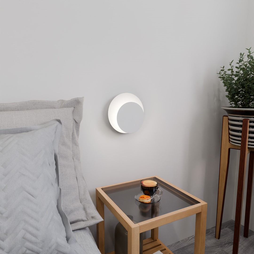 Circle 22cm Weiß wandlampe Von Emibig Lighting - Seine geometrischen Kreise ziehen die Aufmerksamkeit auf sich und dank der Holzelemente wirkt der Innenraum warm und gemütlich.