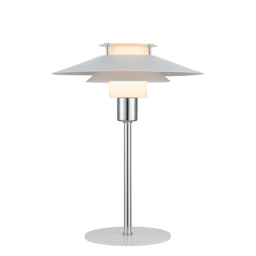 Rivoli 30cm Chrom tischlampe Von Halo Design - Rivoli ist nicht nur eine praktische Lampe, sondern auch ein stilvolles Einrichtungsdetail, das Ihrem Zuhause eine exklusive Note verleiht.