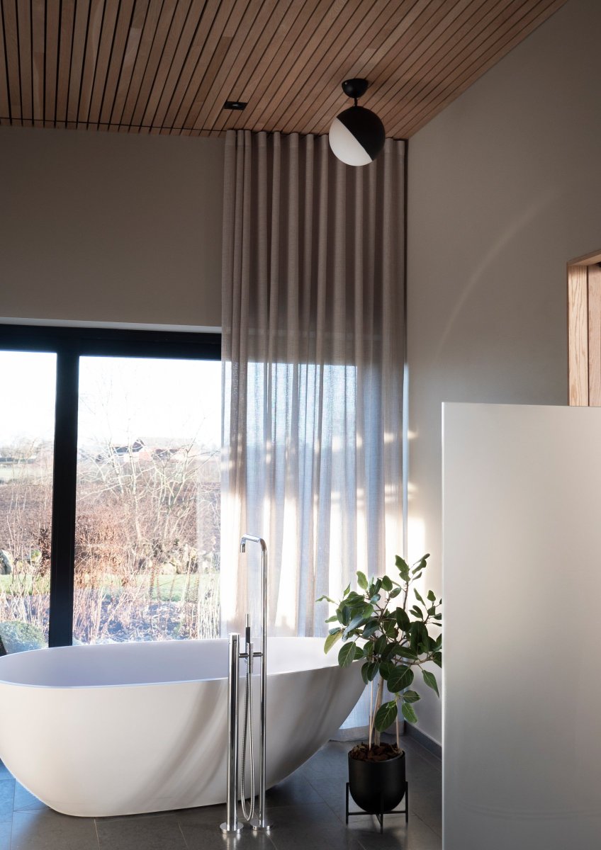 Contur Ø25 Schwarz badezimmerlampe Von Globen Lighting - Die Contur Deckenleuchte ist eine grafische Leuchte, die perfekt in eine moderne Umgebung passt.
