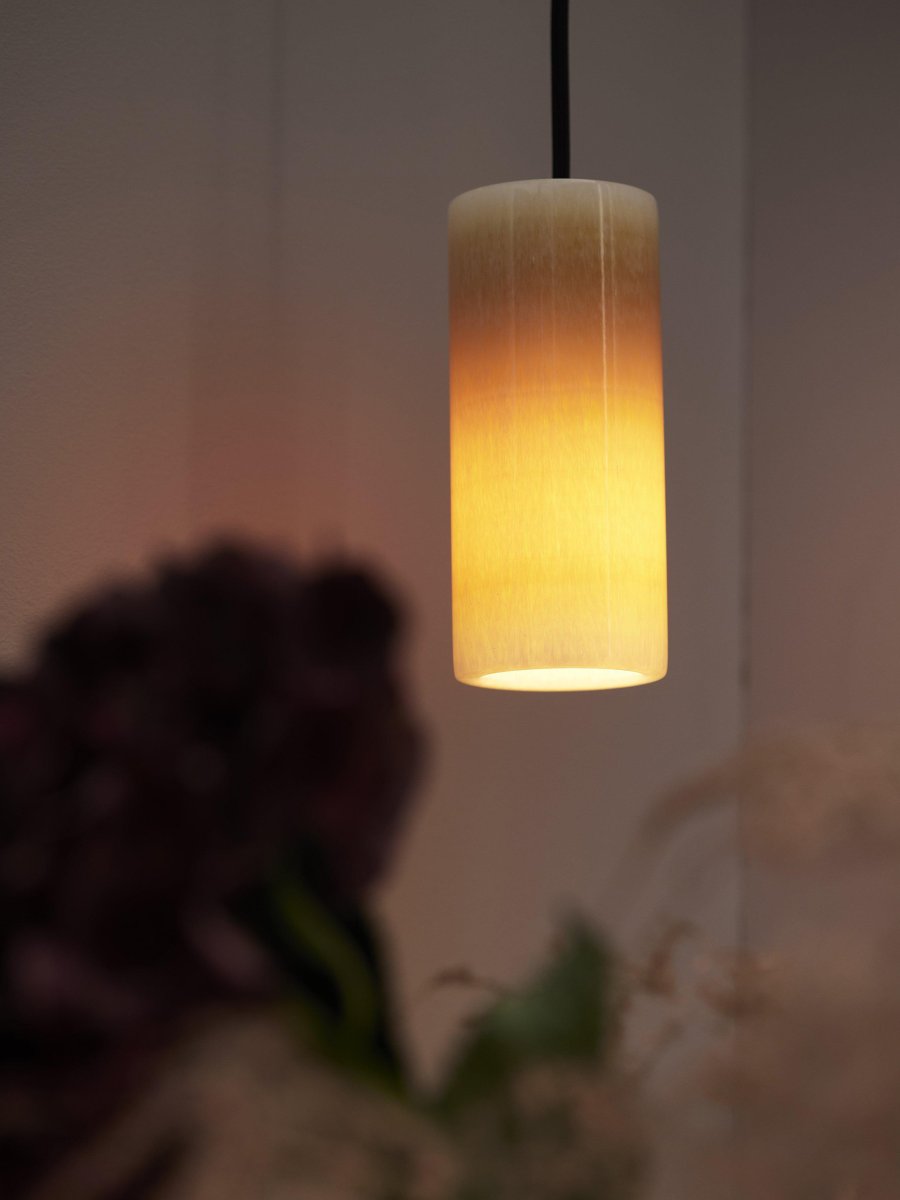Lucie Ø7 Natur fensterlampe Von PR Home - Im eingeschalteten Zustand gibt diese Lampe einen warmen und angenehmen Farbton ab.