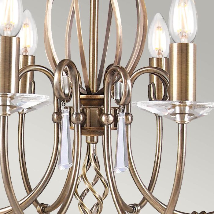 Aegean Ø65 Antikmessing hängelampe Von Elstead Lighting - Die Leuchte ist aus Stahl gefertigt und mit einer wundersch&ouml;nen Antikmessing-Oberfl&auml;che versehen, die ihr einen luxuri&ouml;sen und zeitlosen Ausdruck verleiht.
