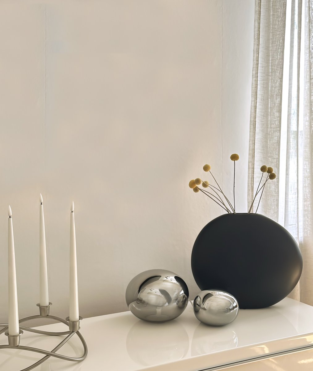 Globus 14cm Rauchfarben tischlampe Von Aneta Lighting - Globus-Tischleuchte aus Rauchglas mit einer Lichtquelle im Inneren der Glaskugel, die f&uuml;r dekoratives und gem&uuml;tliches Licht sorgt.