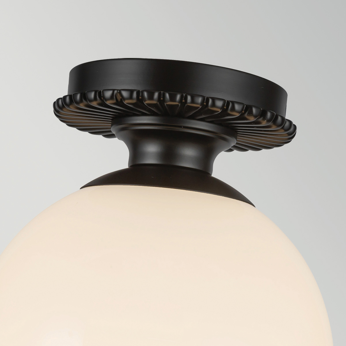 Otis Ø20 Schwarz badezimmerlampe Von Elstead Lighting - Otis ist eine dekorative Deckenleuchte mit weichen Formen und feinen Details.
