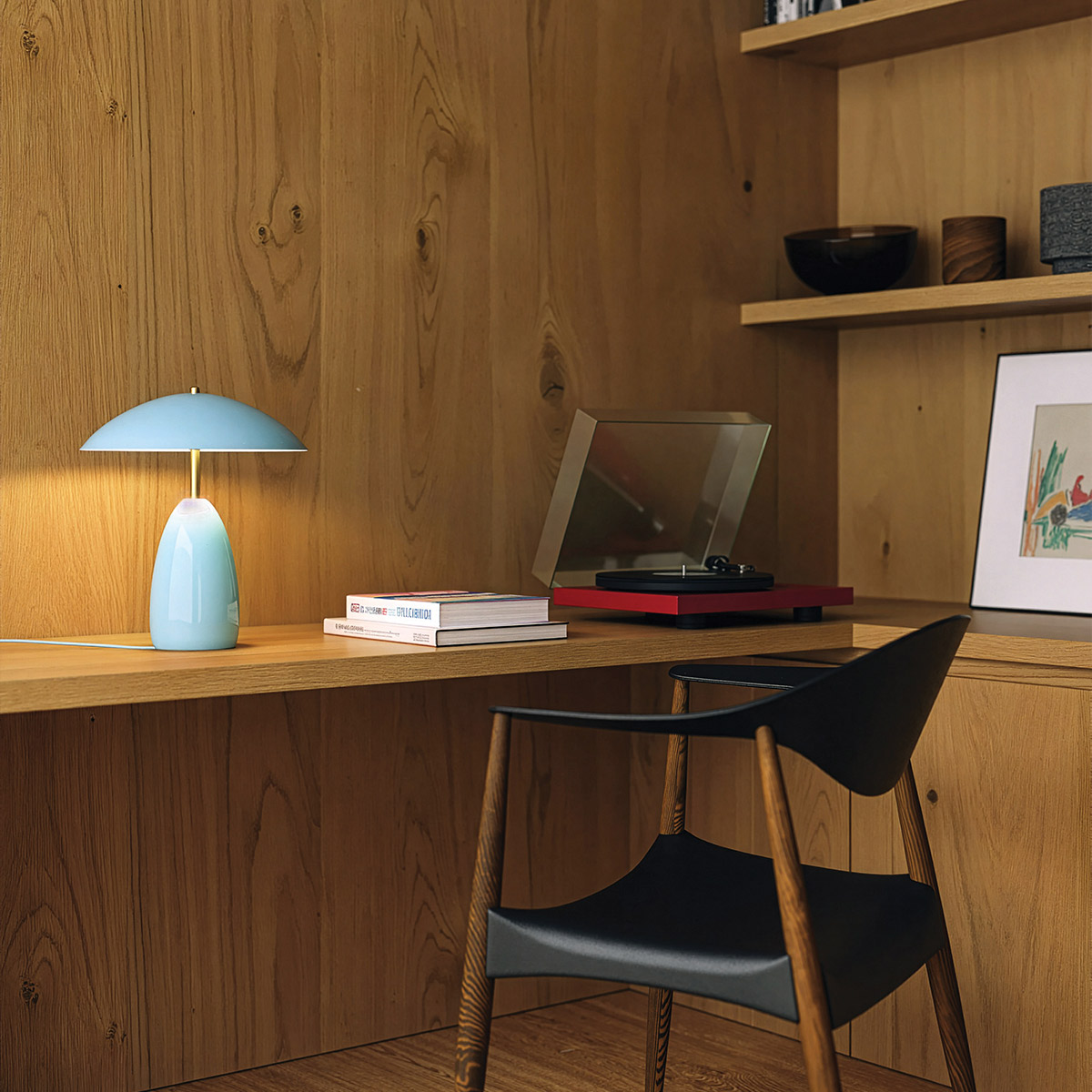 Poppy 27cm Hellblau tragbare Von Elstead Lighting - Poppy verf&uuml;gt &uuml;ber eine integrierte 3-W-LED mit einem Lichtstrom von 112 Lumen und ist dreistufig dimmbar.