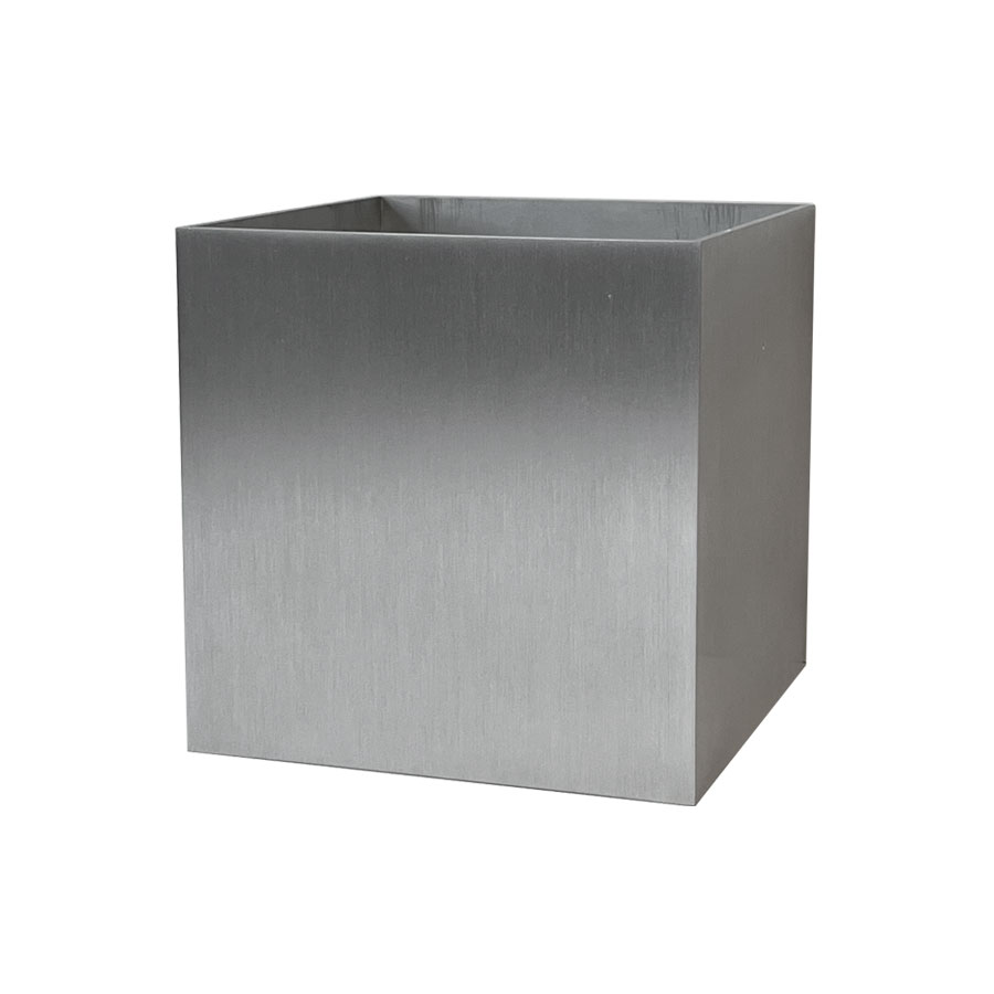 Alu Box 12cm Aluminium wandlampe Von Lampan - Das einzigartige Design erzeugt ein wundersch&ouml;nes Auf- und Ablicht, das sanft an die Wand f&auml;llt und dem Raum eine angenehme und einladende Atmosph&auml;re verleiht.