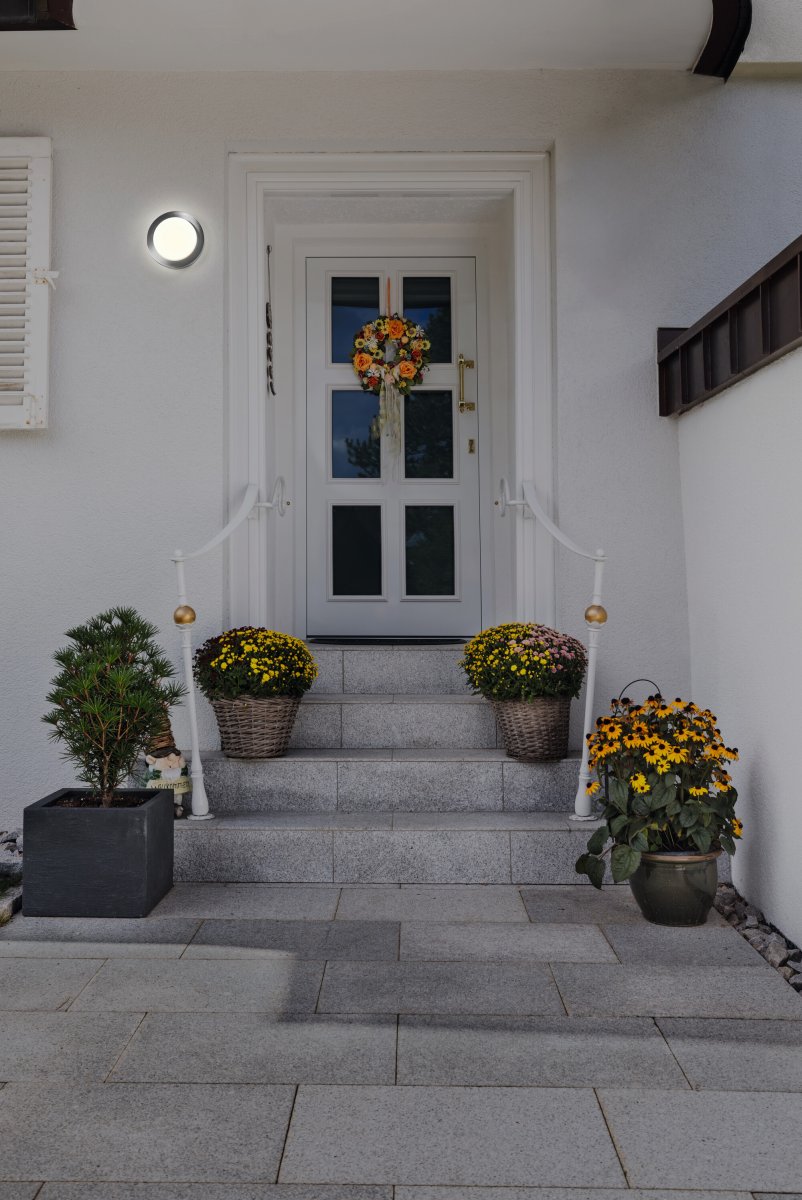 Disc Stahl außenlampe Von Ledvance - Disc &auml;r en innovativ och stilfull fasadlampa som ger b&aring;de funktion och elegans till din entr&eacute; eller uteplats.