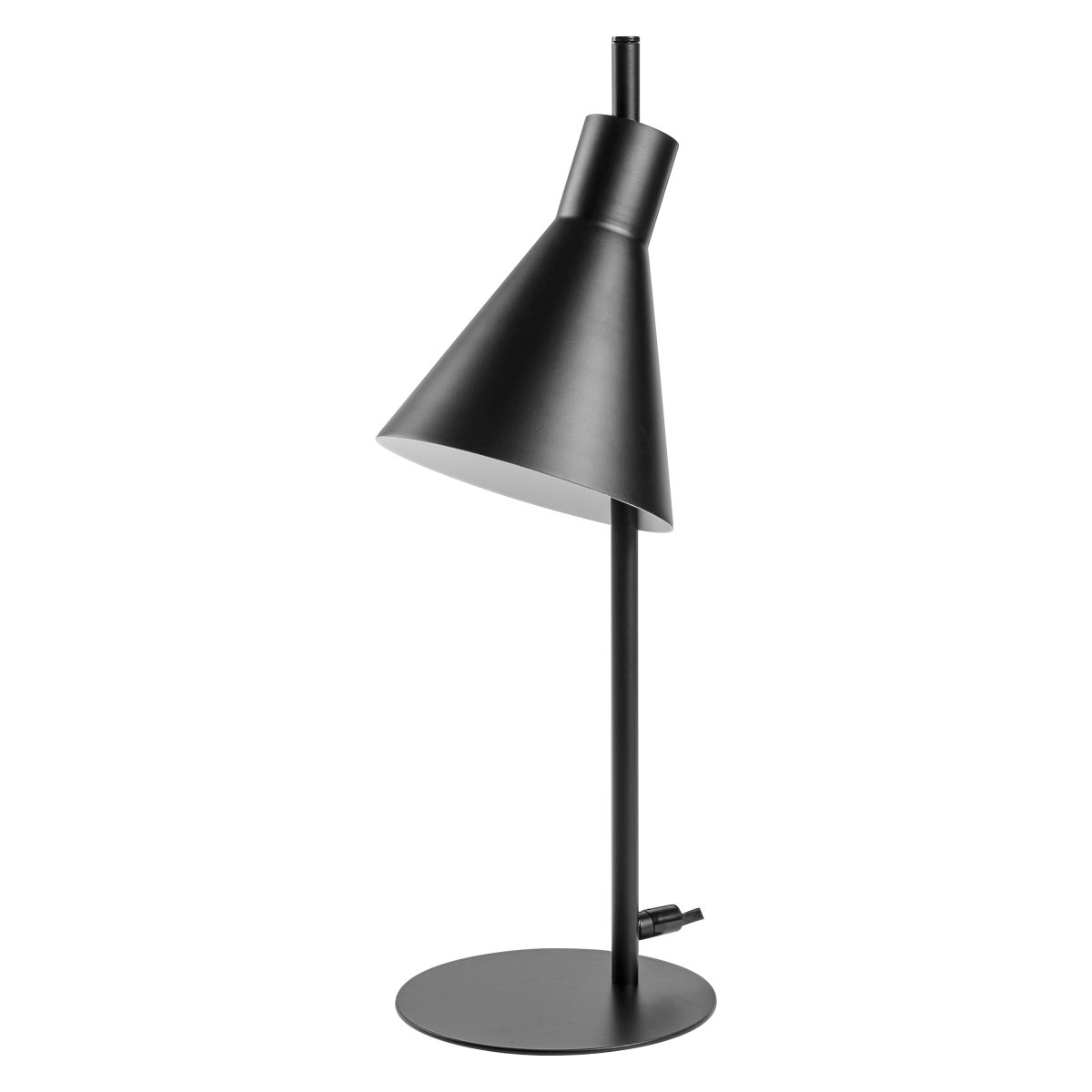 Tokio 44cm Schwarz schreibtischlampe Von Ledvance - Der abgewinkelte Schirm mit weißer Innenseite sorgt für eine schöne, gerichtete Lichtverteilung.