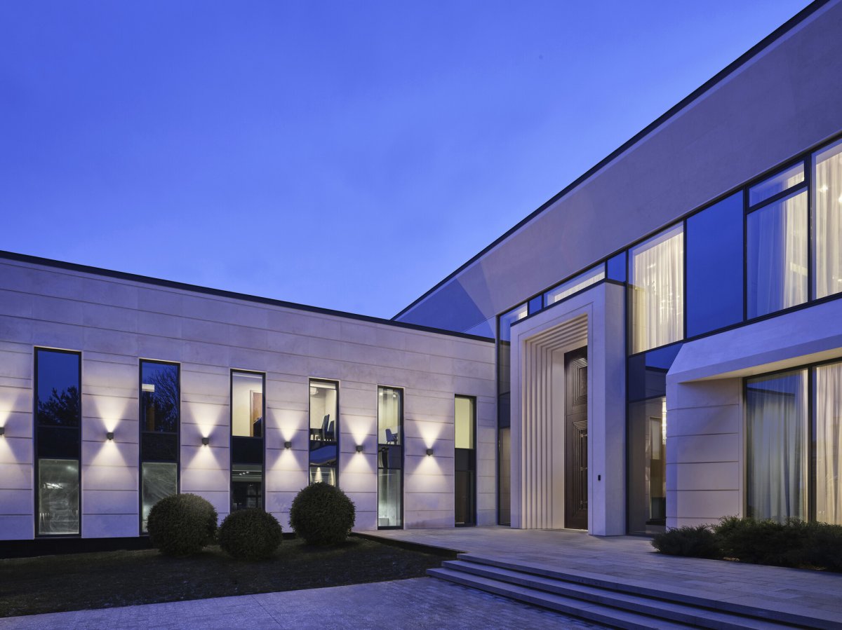 Adjustable Beam Sensor USB Dunkelgrau außenlampe Von Ledvance - Adjustable Beam Sensor USB &auml;r en innovativ och flexibel utomhuslampa som erbjuder tv&aring; praktiska driftsl&auml;gen f&ouml;r maximal energieffektivitet och s&auml;kerhet.