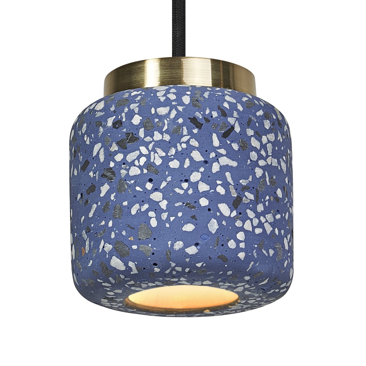 Terrazzo Ball Ø10 Blau hängelampe Von Ledvance - Detaljerna i m&auml;ssing bidrar med en elegans till rummet.