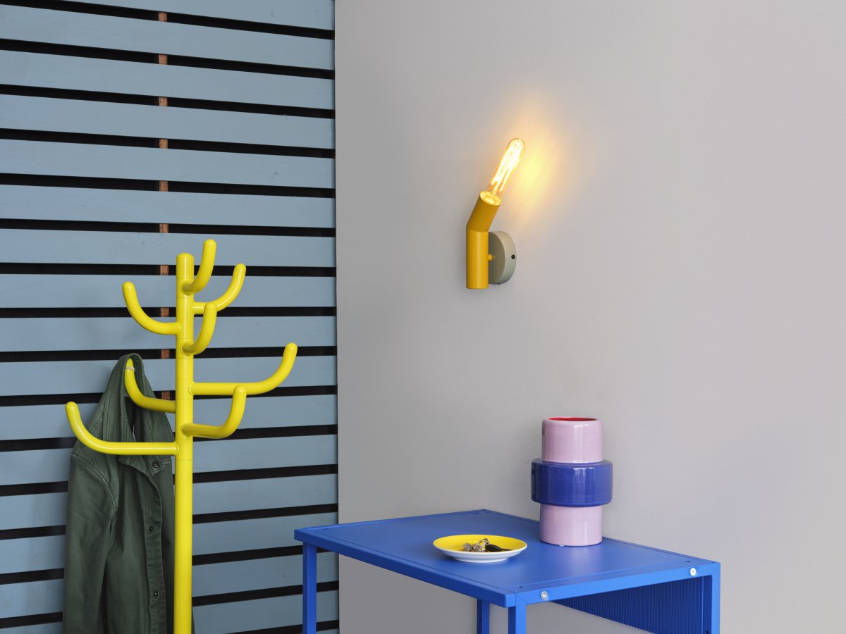 Straw Gelb wandlampe Von Ledvance - Straw &auml;r en lekfull v&auml;gglampa med h&auml;rliga kul&ouml;rer.