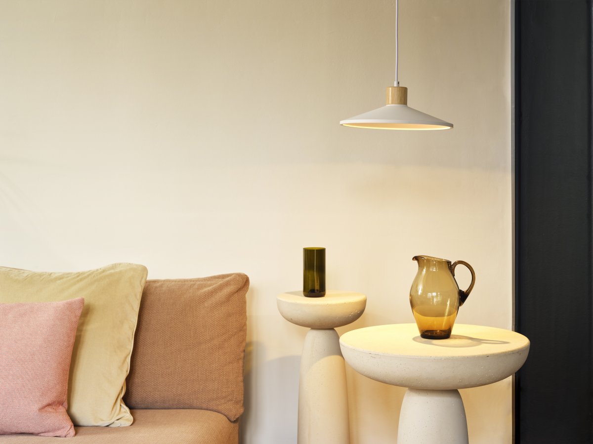 Plaster Wood Ø32 Weiß hängelampe Von Ledvance - Der dekorative Lampenschirm aus Gips sorgt für eine schöne Lichtverteilung im Raum.