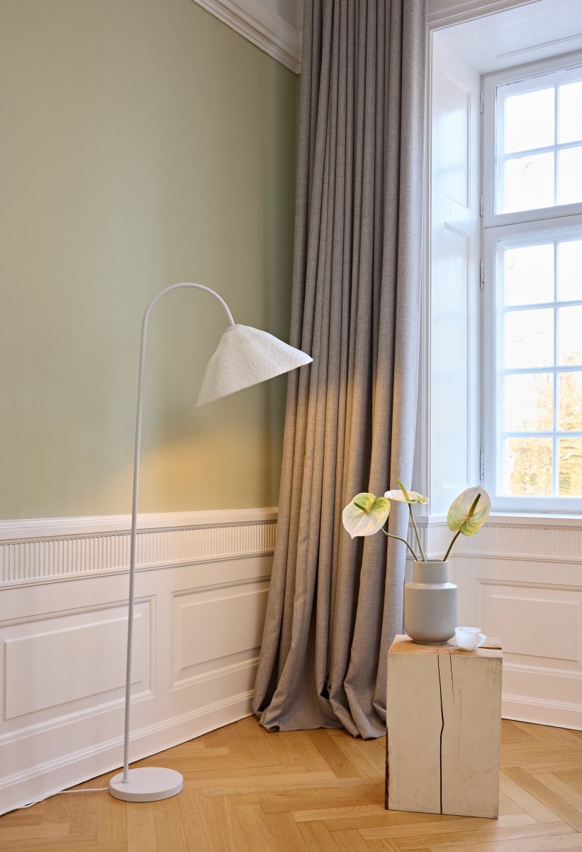 Lotus Leaf Weiß stehlampe Von Ledvance - Der dekorative Papierschirm sorgt f&uuml;r eine angenehme Lichtverteilung im Raum.