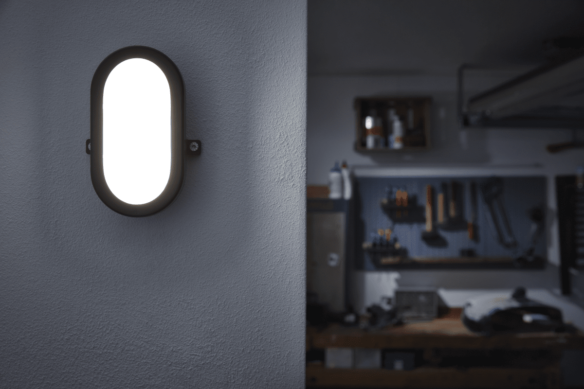 Bulkhead 11W Schwarz außenlampe Von Osram - Bulkhead &auml;r en smidig belysningl&ouml;sning f&ouml;r dig som beh&ouml;ver en enkel lampa med bra ljus i t.