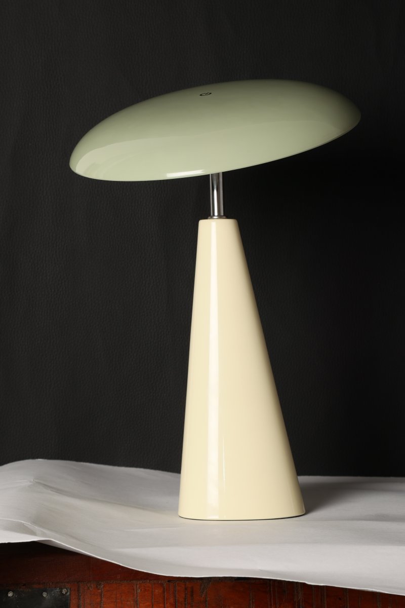 Audrey 33cm Beige/Hellgrün tragbare Von Eja - Die integrierte LED-Beleuchtung sorgt für angenehmes Licht, und die Leuchte ist dimmbar, um die gewünschte Atmosphäre im Raum zu schaffen.