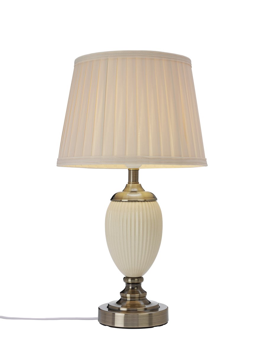 Ottilia 50cm Beige tischlampe Von Cottex - Die Tischlampe Ottilia ist eine elegante Kombination aus Metall, Keramik und Textil, die Ihrem Zuhause eine klassische Note verleiht.