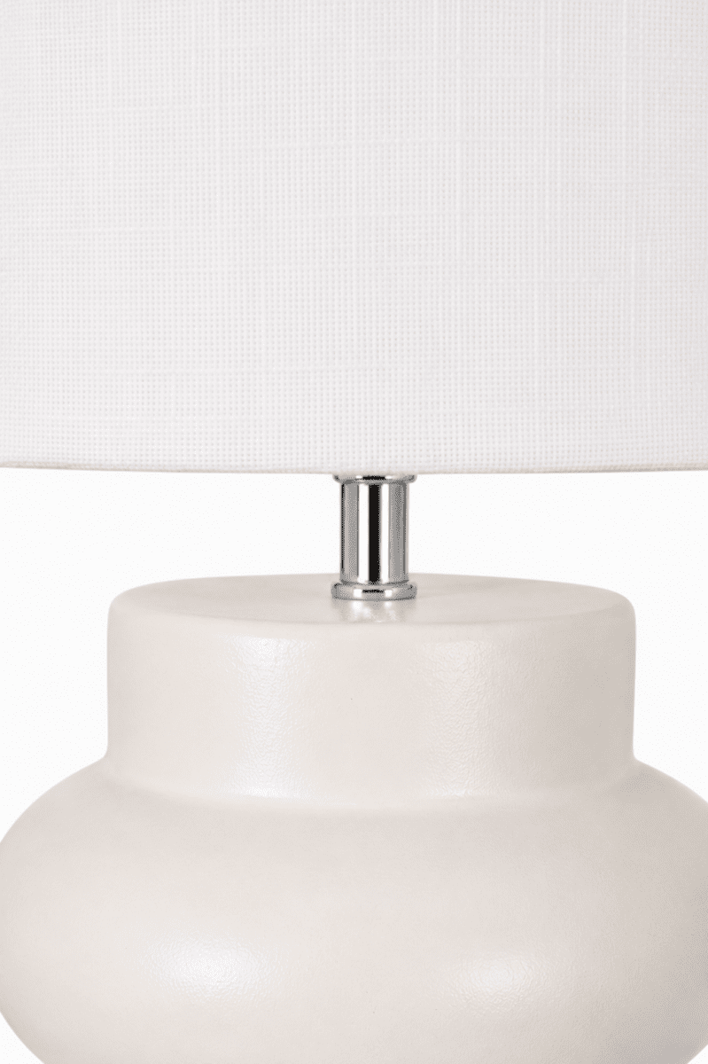 Anelli 56cm Weiß tischlampe Von Nordic Lighting - Perfekt für eine warme und einladende Atmosphäre im Wohn- und Schlafzimmer.
