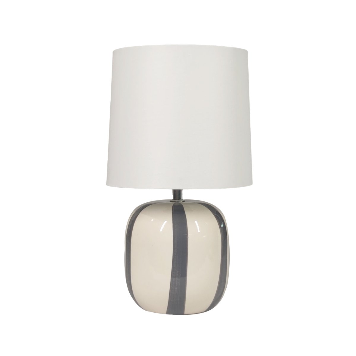 Pholca 38cm Weiß/grau tischlampe Von Nordic Lighting - Der Lampenfu&szlig; aus Keramik besticht durch seine cremewei&szlig;e Basis und graue Streifen, die f&uuml;r Lebendigkeit und Charakter sorgen.