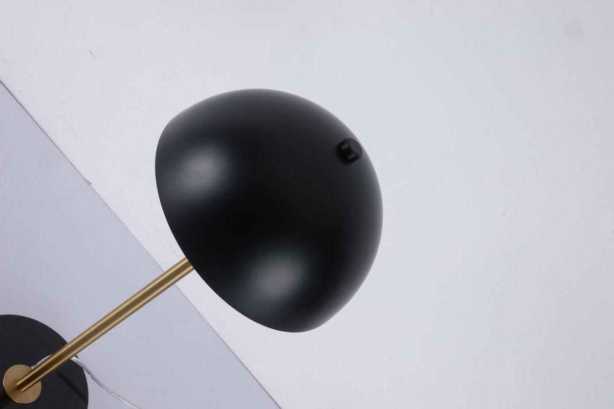 Dito 47cm Schwarz tischlampe Von Nordic Lighting - Die Leuchte spendet angenehmes Licht und ist ein stilvolles Detail auf jedem Schreibtisch oder Beistelltisch.