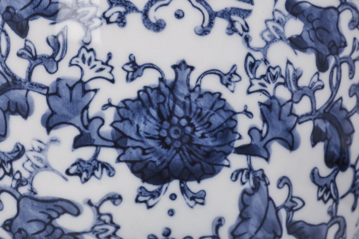 Klassisk 44cm Blau tischlampe Von Cottex - Diese klassische Tischlampe aus Keramik und Textil strahlt Eleganz und Tradition aus.