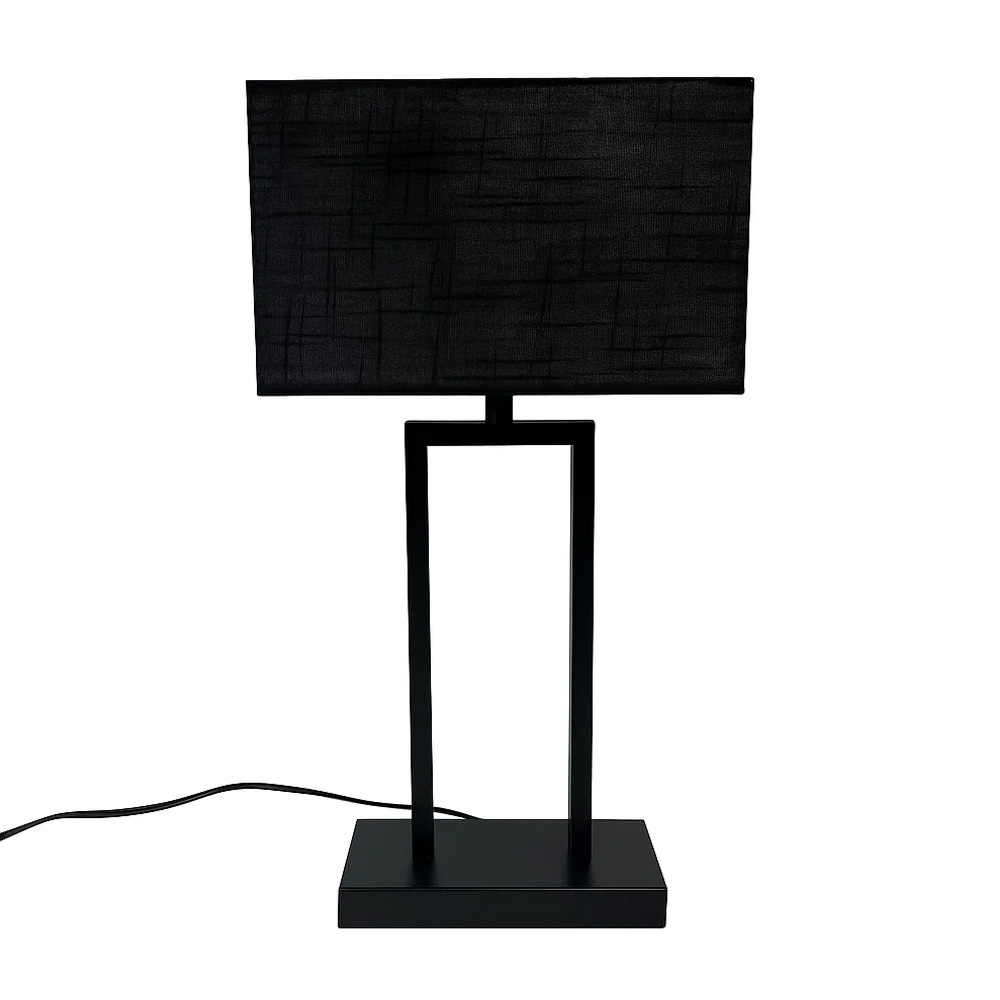 Gemma 52cm Schwarz tischlampe Von Nordic Lighting - Der schwarze, rechteckige Lampenschirm aus Textil spendet ein sanftes und angenehmes Licht, das sich perfekt in Schlafzimmer, Wohnzimmer und Flur einf&uuml;gt.