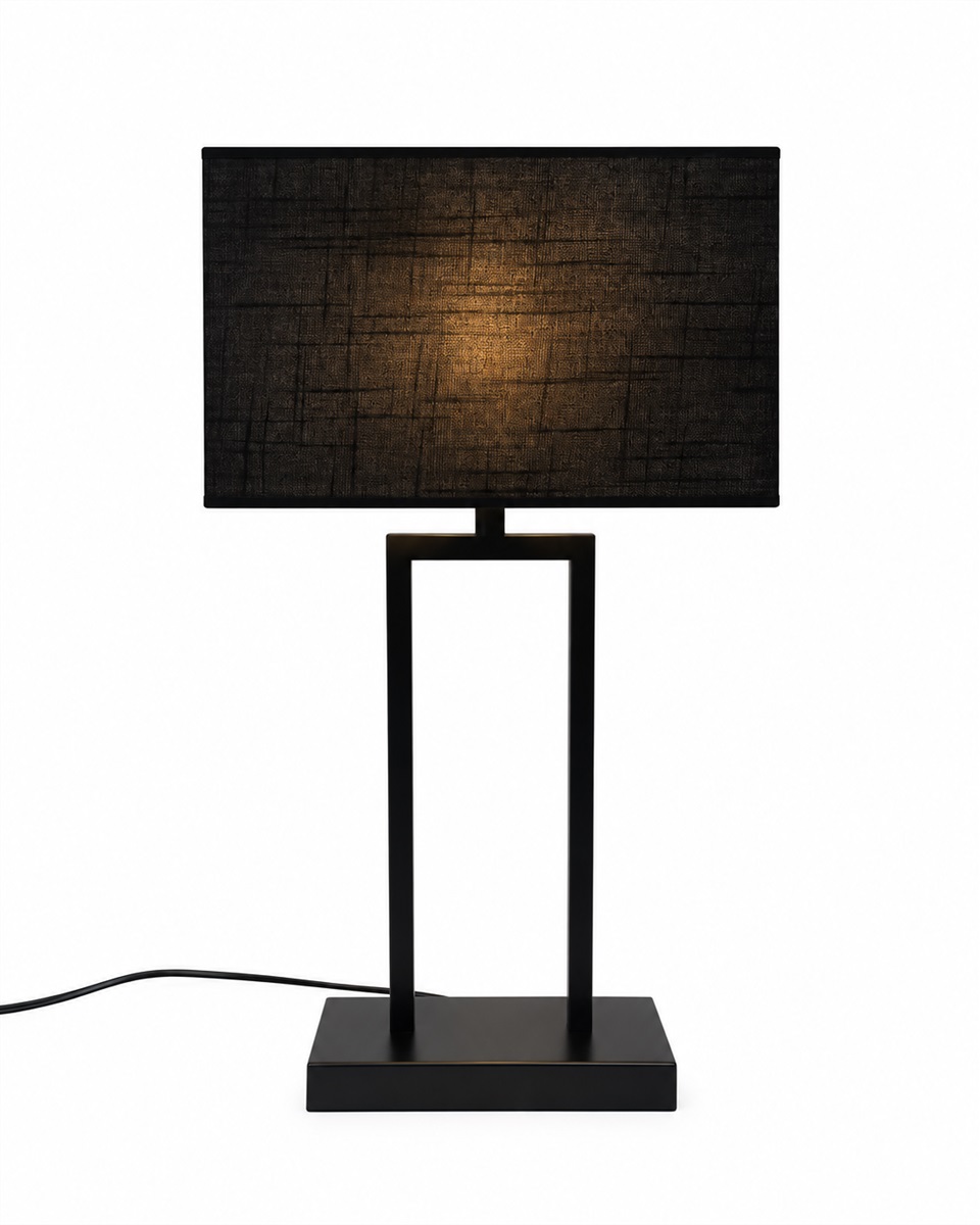 Gemma 52cm Schwarz tischlampe Von Nordic Lighting - Der schwarze, rechteckige Lampenschirm aus Textil spendet ein sanftes und angenehmes Licht, das sich perfekt in Schlafzimmer, Wohnzimmer und Flur einf&uuml;gt.